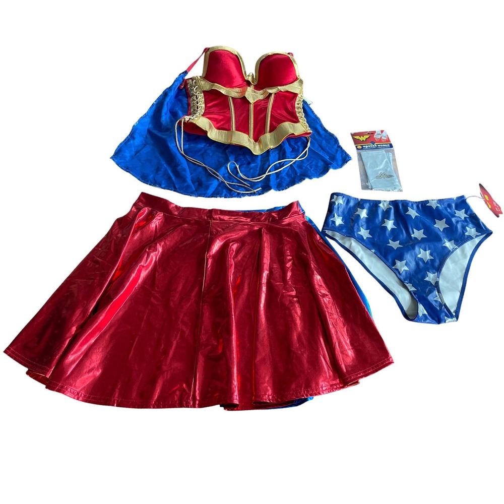 NWT Wonder Woman Cosplay Costume Hot Topic Corset L Bottoms M Skirt XL Gloves